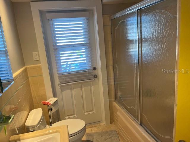 Building Photo - 2220 E Vina Del Mar Blvd