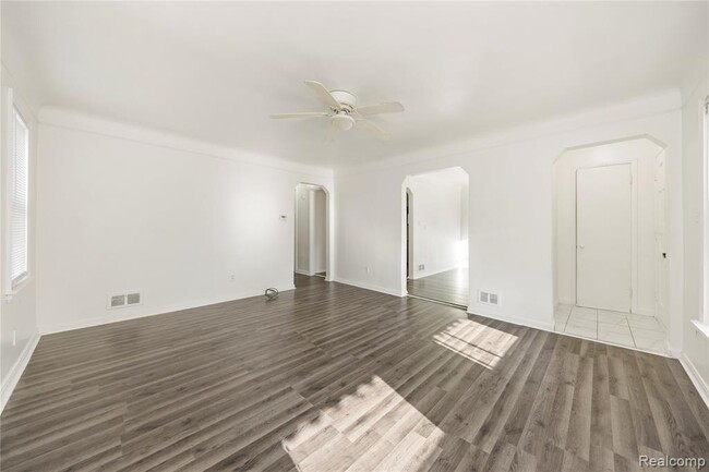 Building Photo - 20258 Caldwell St