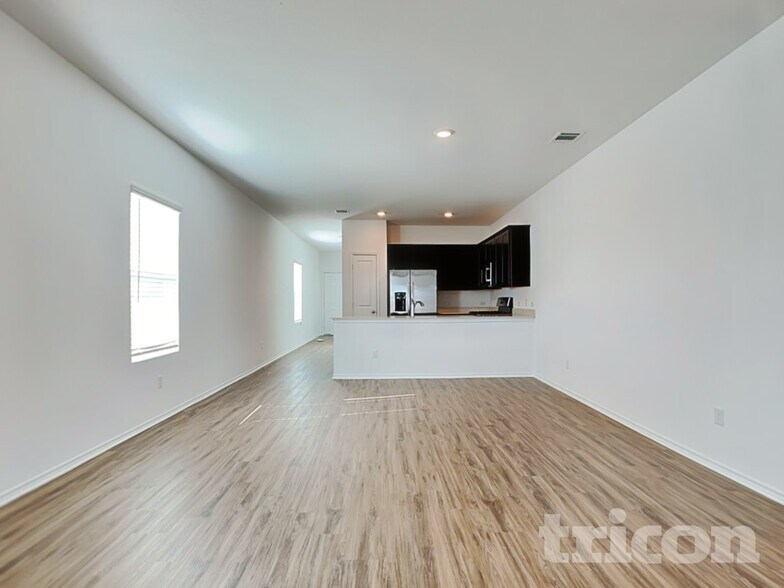 Building Photo - 108 Mica Trl