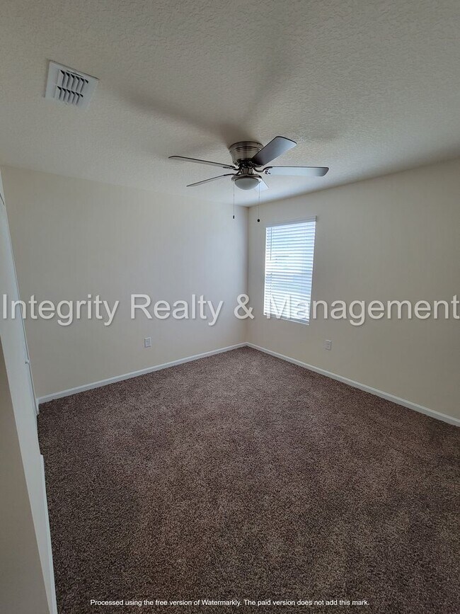 Building Photo - Newer 4 Br, 2 Bath home