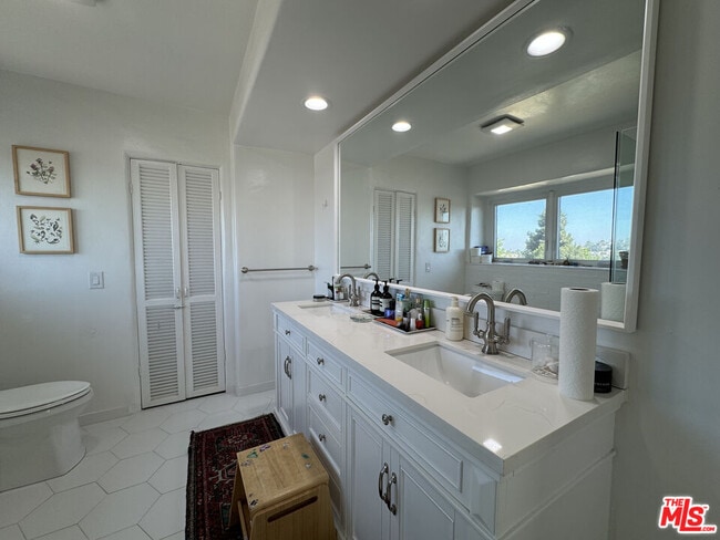 Building Photo - 3306 Waverly Dr