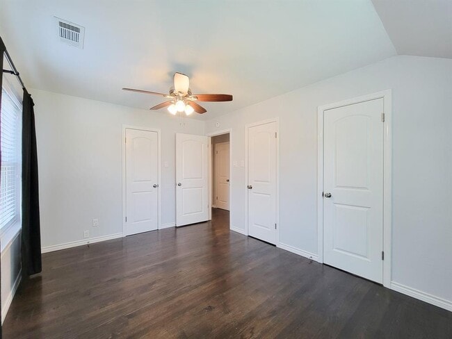 Building Photo - 1234 W 31st St