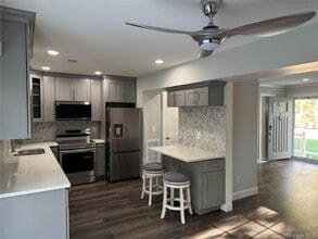 Building Photo - 16 Huntington Commons