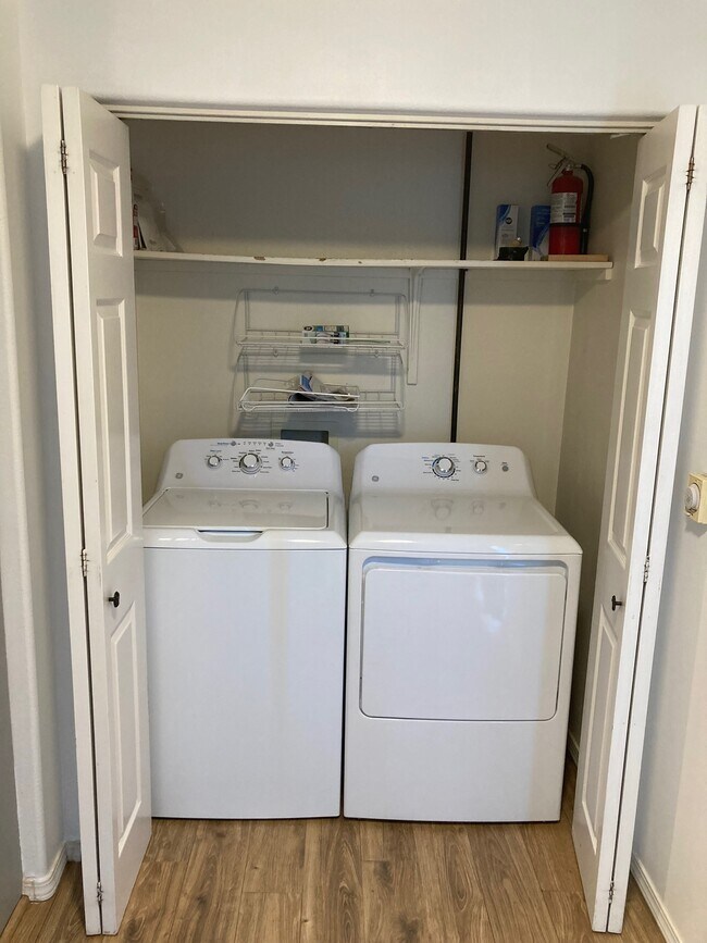 New Washer/Dryer! - 1821 Spruce St