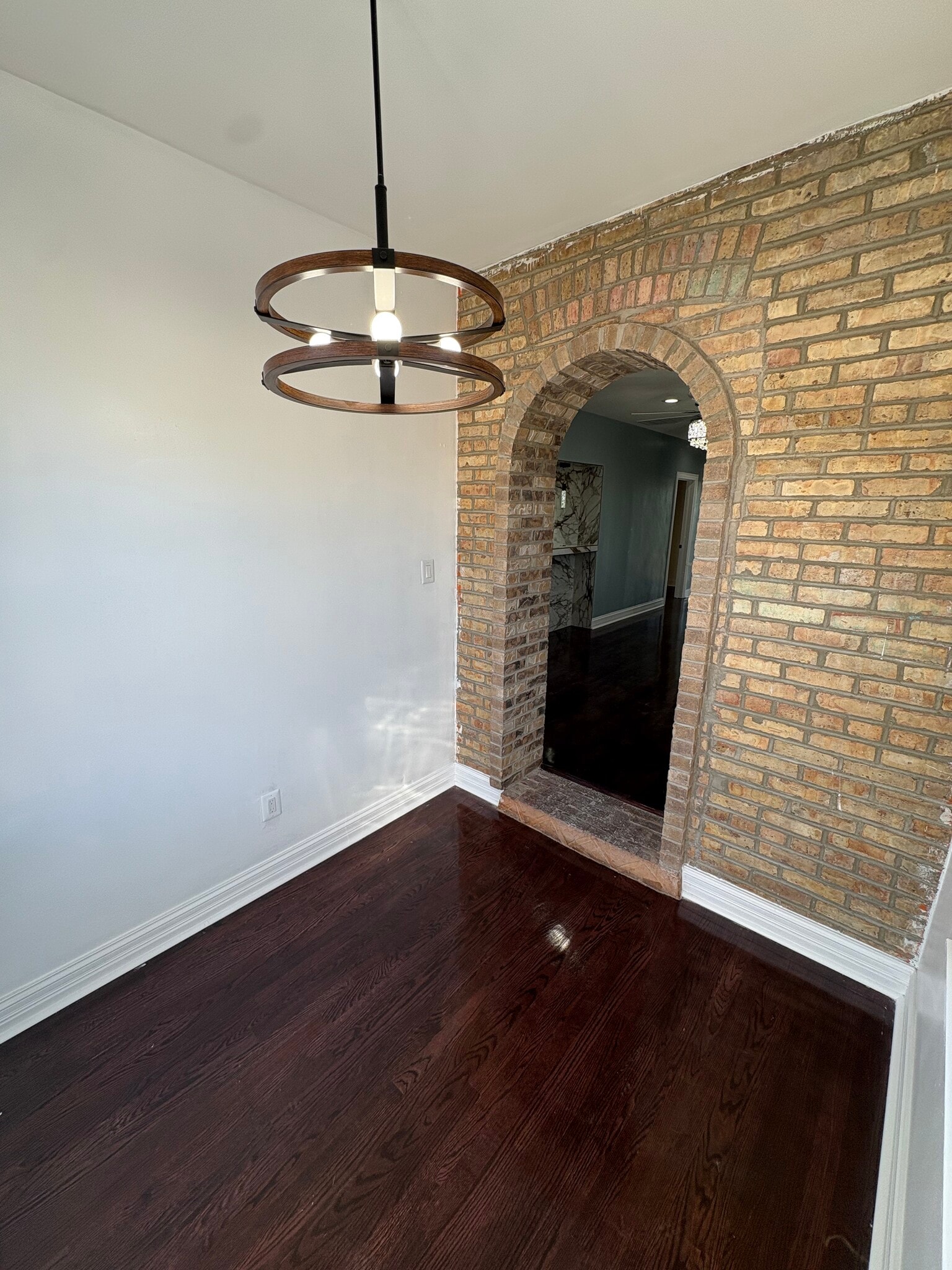 Building Photo - 2026 W McLean Ave