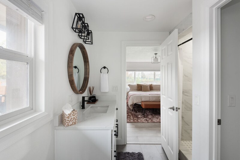 Building Photo - 12242 SE Raymond St