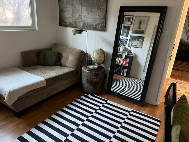 Building Photo - 4970 1/2 S Centinela Ave