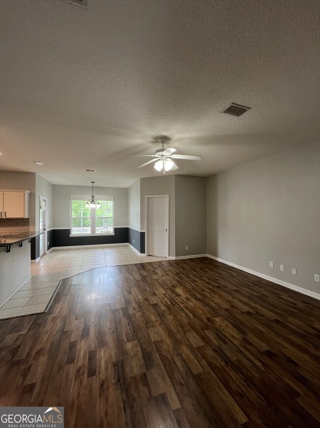 Building Photo - 227 Royal Palms Ave