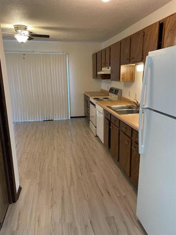 Building Photo - 512 Breezy Point Dr