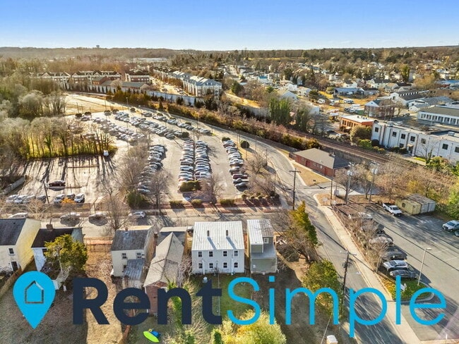 Building Photo - 317 Prince Edward St