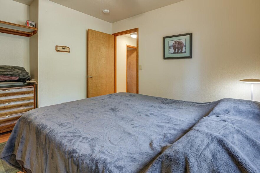 Building Photo - 2634 Pinter Ave