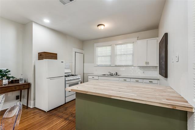 Building Photo - 517 S Vernon Ave