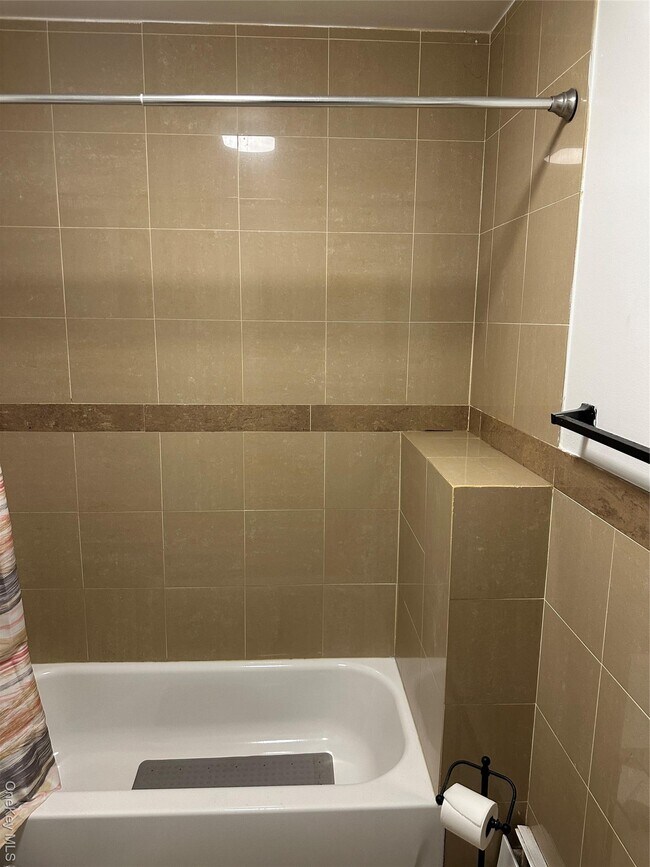 Building Photo - 74 Dehnhoff Ave