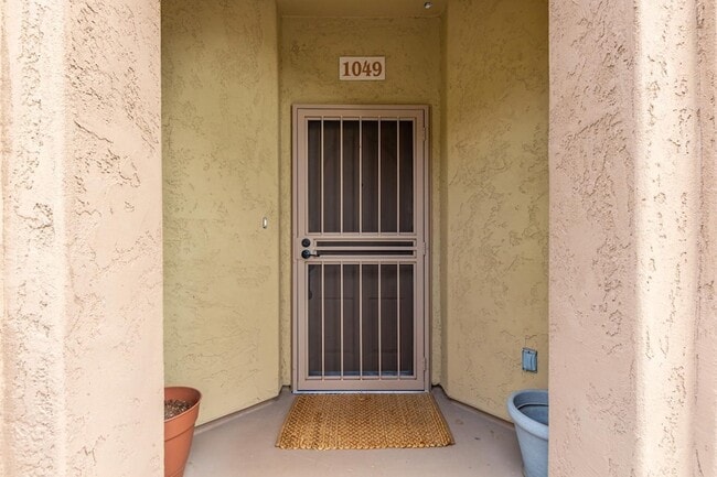 Building Photo - 2425 W Bronco Butte Trl