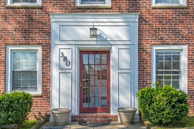 Building Photo - 376 Claremont Ave