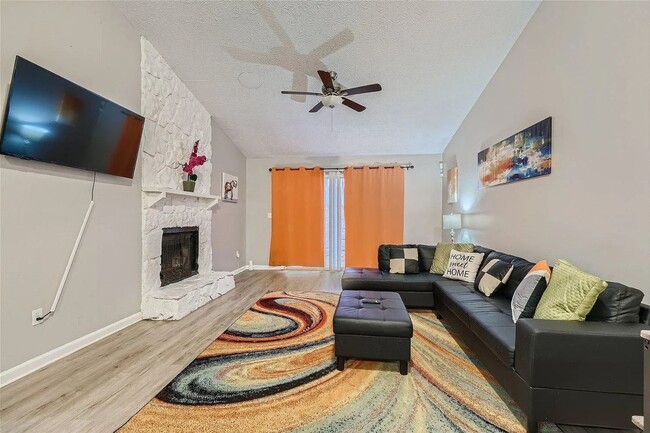 Primary Photo - 5418-5420 Glen Haven Dr