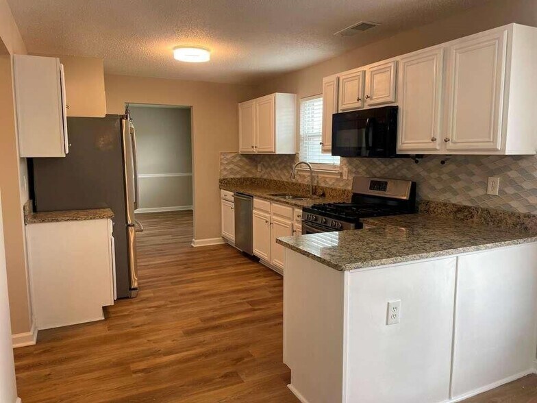 Building Photo - 408 Canoga Ct