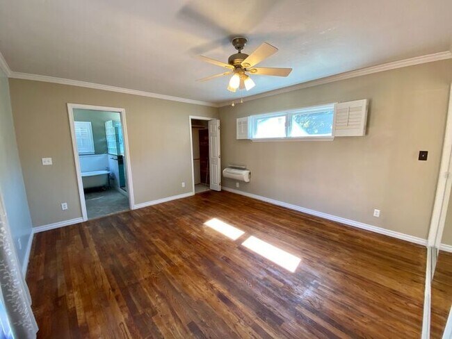 Building Photo - 238 Jackson St