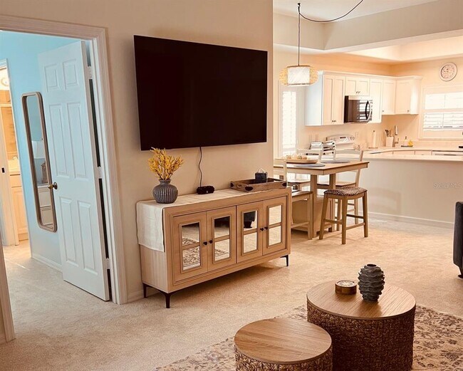 Building Photo - 8369 Wingate Dr