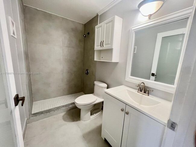 Building Photo - 15711 SW 137th Ave