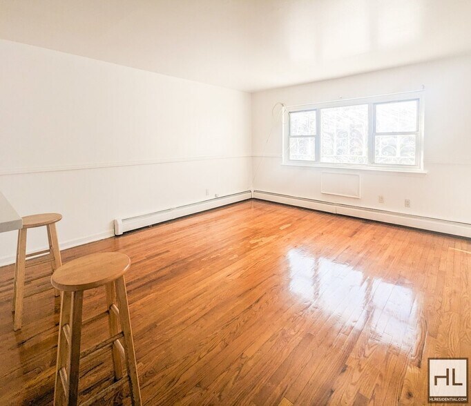 Building Photo - MICKLE AVENUE