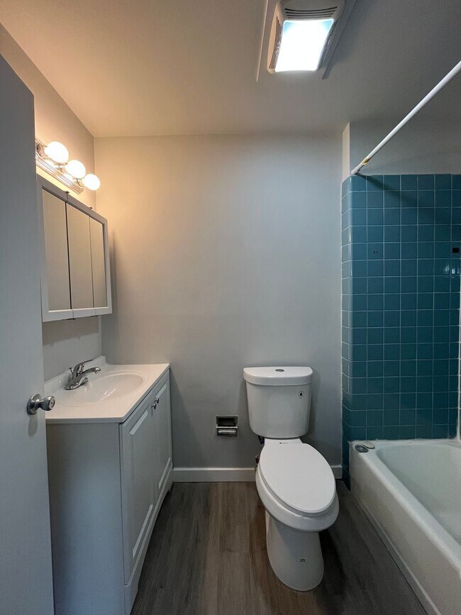 Building Photo - 438 Gaskill St