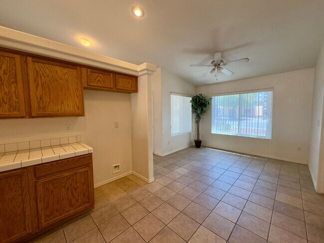 Building Photo - Nice Family Home