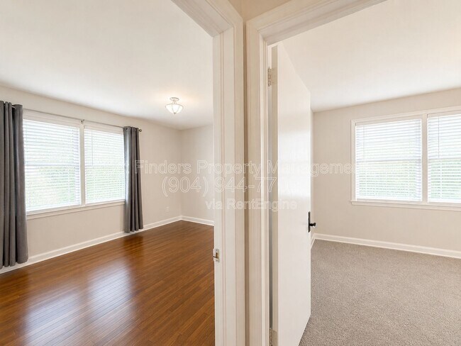 Building Photo - 1230 Lechlade St