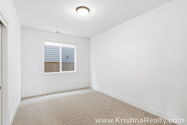 Building Photo - Spacious 5 BR | 3 BA | Modern Corner-Lot Single-Family Home | Farmstead Crossing Neighborhood