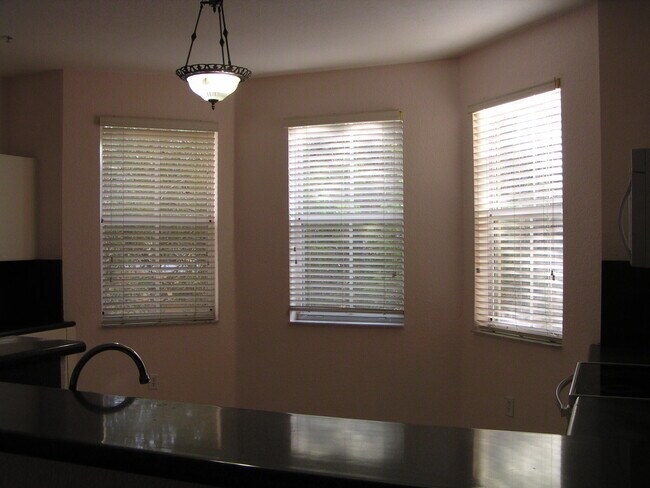Building Photo - 3514 Shoma Dr