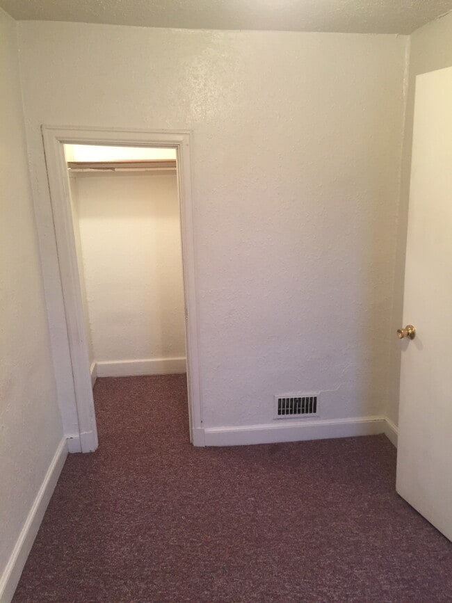 Building Photo - 901 Bingham Ave