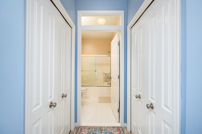 Building Photo - 2906 N Knightsbridge Cir