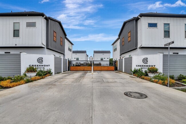 Building Photo - 3704 Creekmont Grn Ln