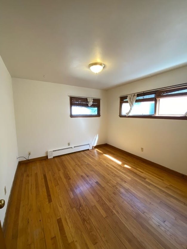 Building Photo - 1030 E Johnson St