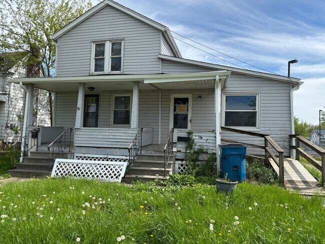 Primary Photo - 117-117-117-112 W 30th St