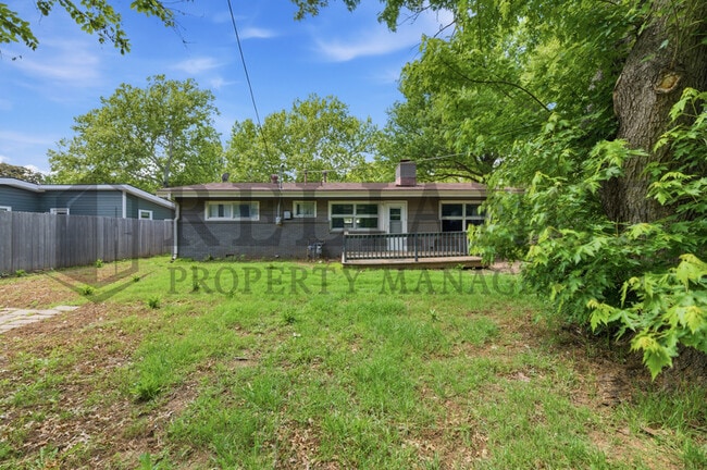 Building Photo - 730 N Chipper Ln