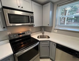 Building Photo - 1501 Key Blvd