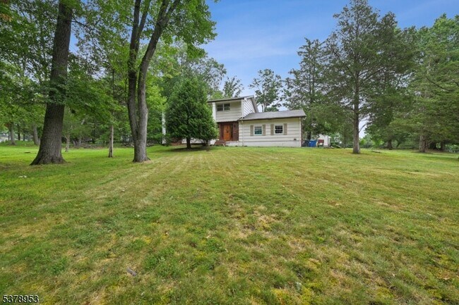 Building Photo - 1 Thruway Dr