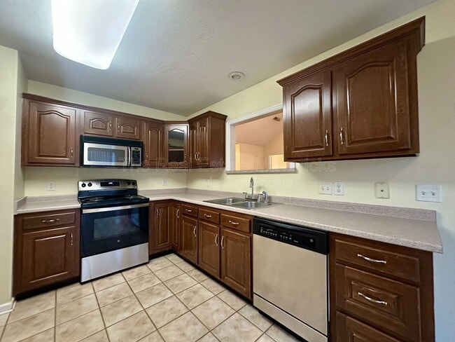 Building Photo - 1720 Hawk Run Ln