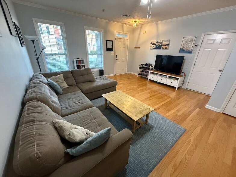 Building Photo - 2591 Avery Park Cir