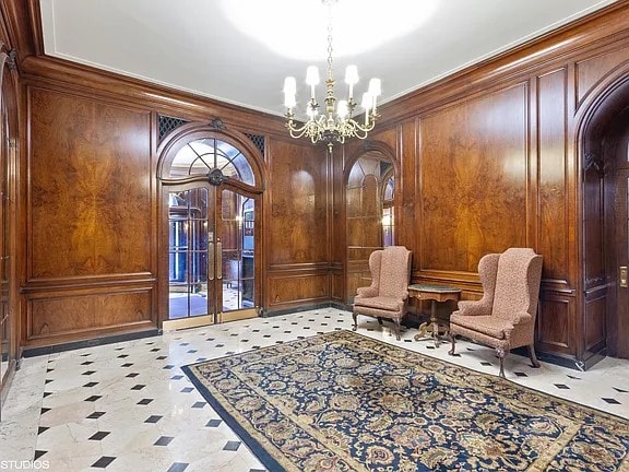 Lobby - 2000 N Lincoln Park W