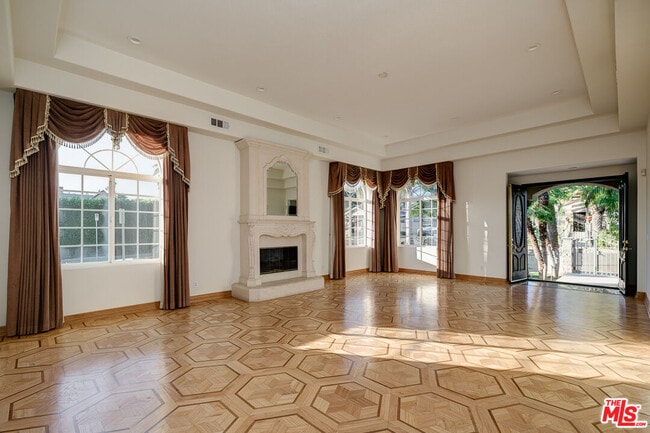 Building Photo - 4356 Kingswell Ave