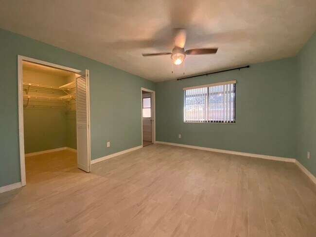 Building Photo - 3/2 Pool Home in Fairway Estates