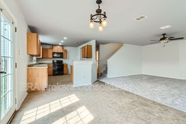 Building Photo - 10202 Maple Ranch