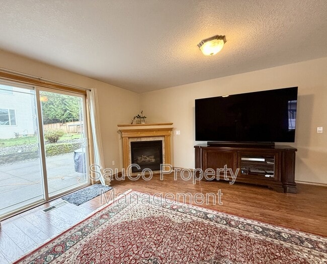 Building Photo - 60031 Ridgeway Loop