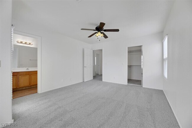 Building Photo - 9249 Nerone Ave