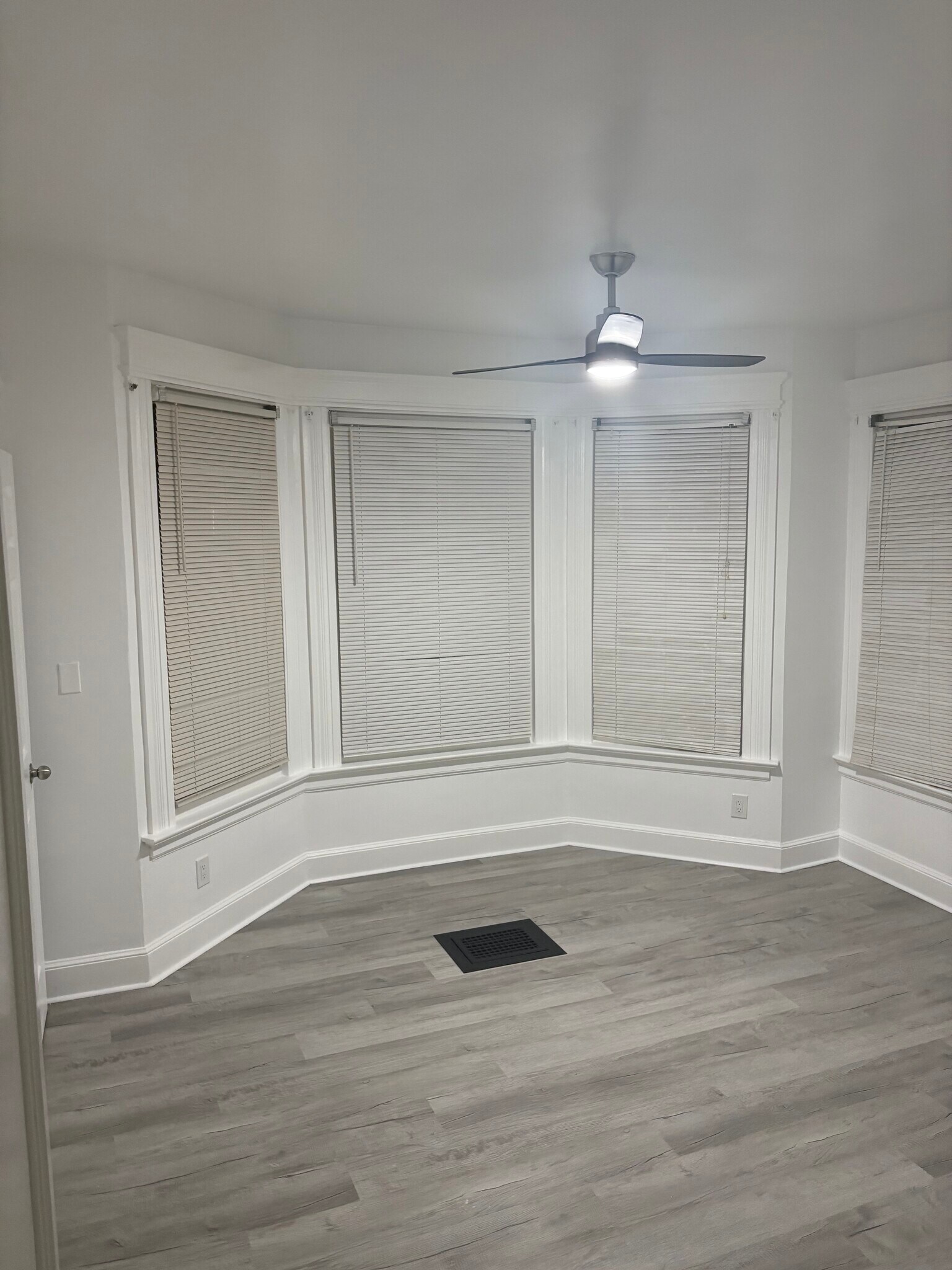 Building Photo - 950 Townsend Ave