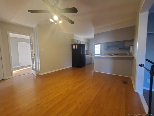 Building Photo - 1208 Cullen Dr