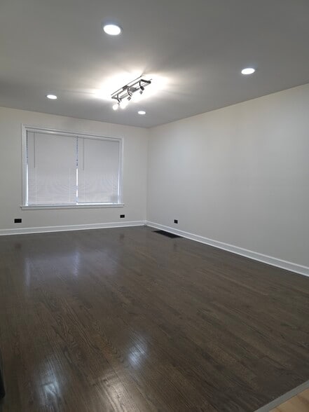 Living room - 5251 S Hamlin Ave