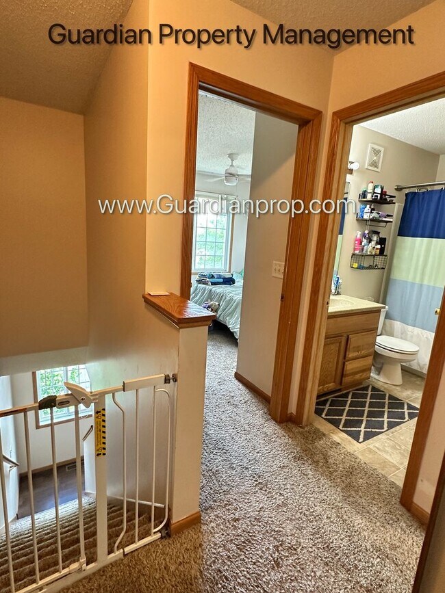Building Photo - 16505 Timber Crest Dr SE